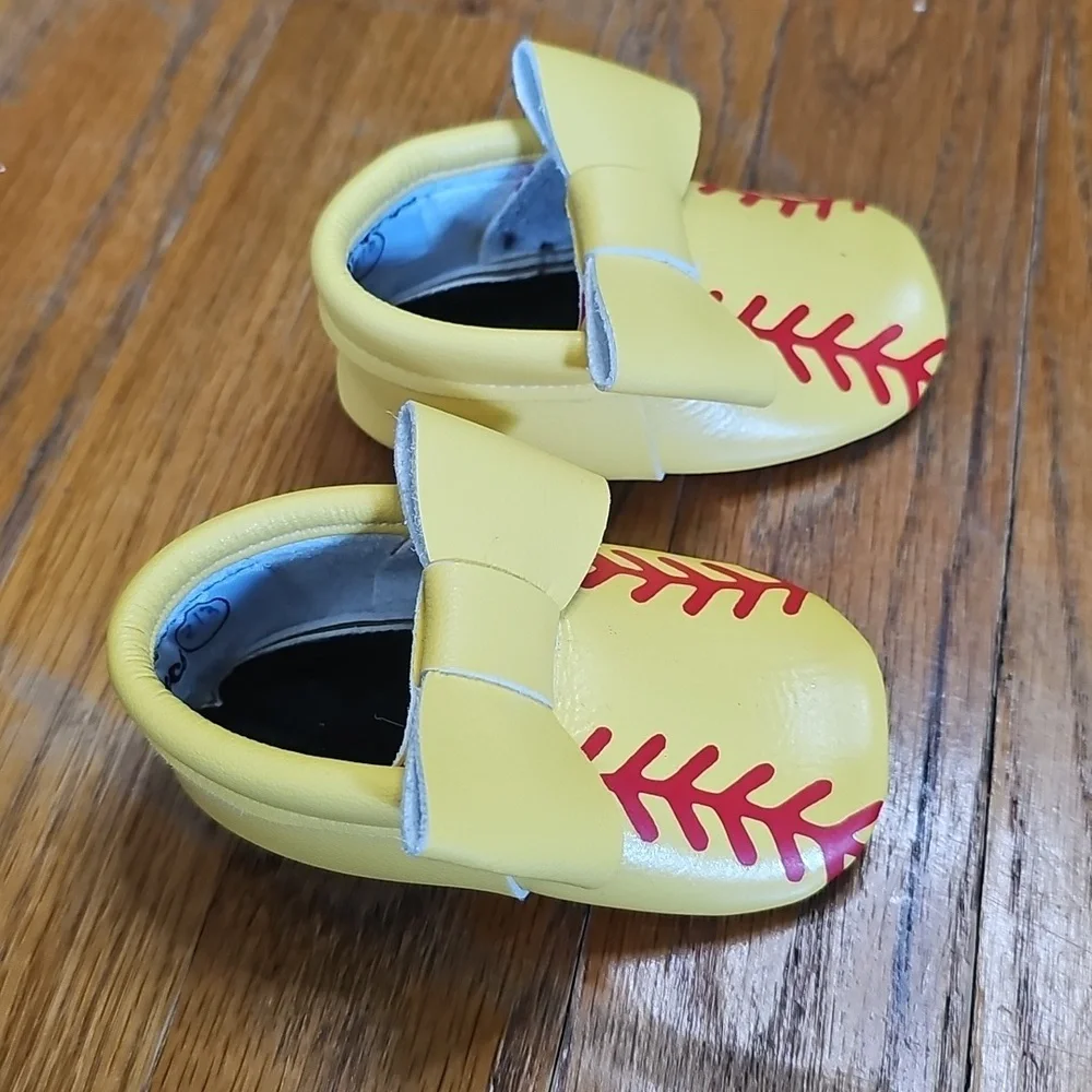 👪 Texas Moccs Size 2/3 Softball...like New!